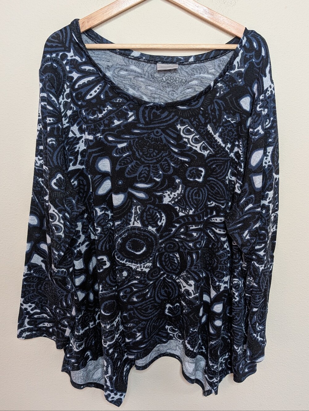 Avenue Black Blue White Paisley Print Tunic Top Long Sleeve Size 22/24